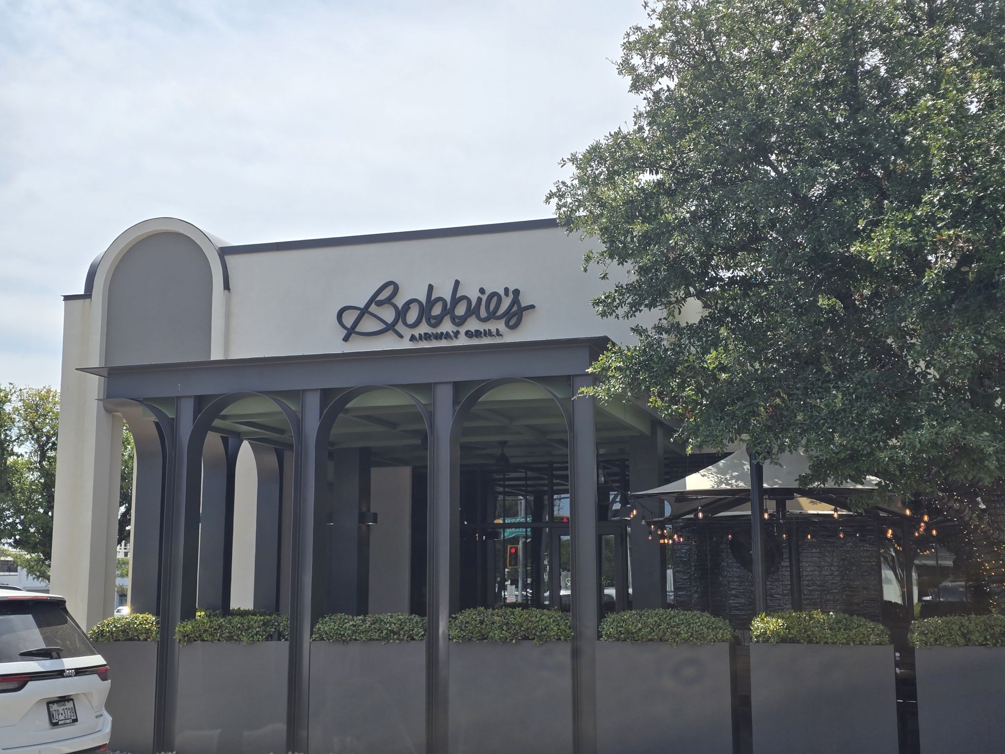 Bobbie's Airway grill